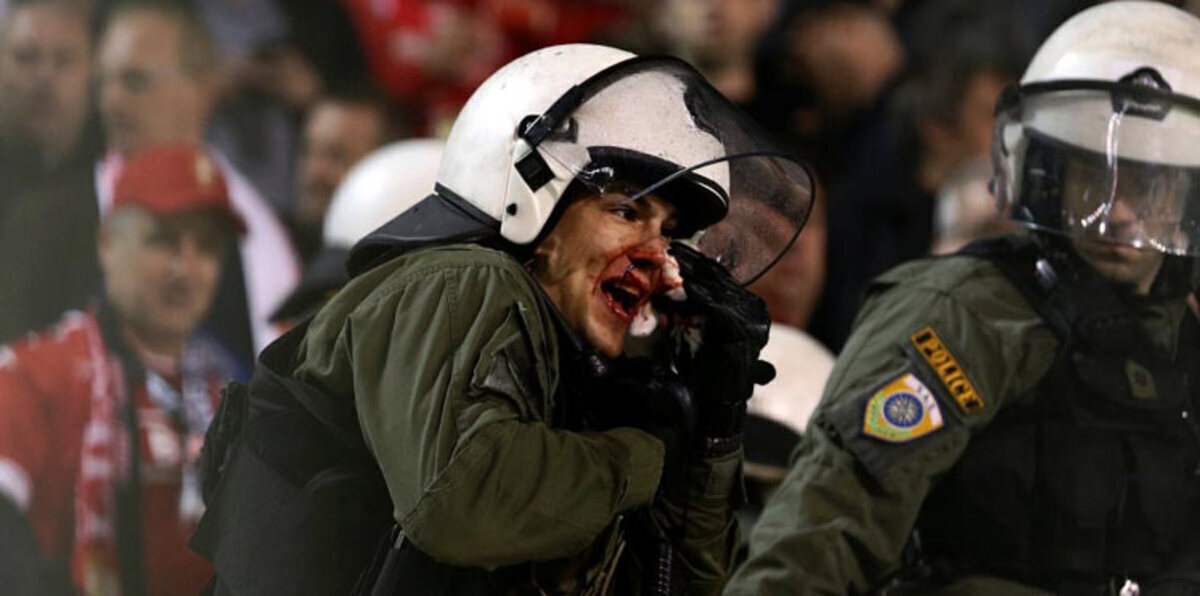 اشتباكات دامية بين جماهير ستاندار لييغ البلجيكي والشرطة اليونانية (صور)