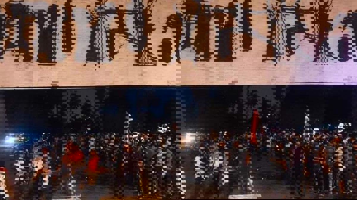 العراق.. توافد المحتجين إلى ساحة التحرير لبدء تظاهرة "الجمعة الكبرى‎" (فيديو)