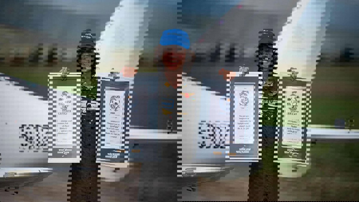 أصغر مسافر بمفرده.. صبي بريطاني يجوب 30 دولة خلال 5 أشهر