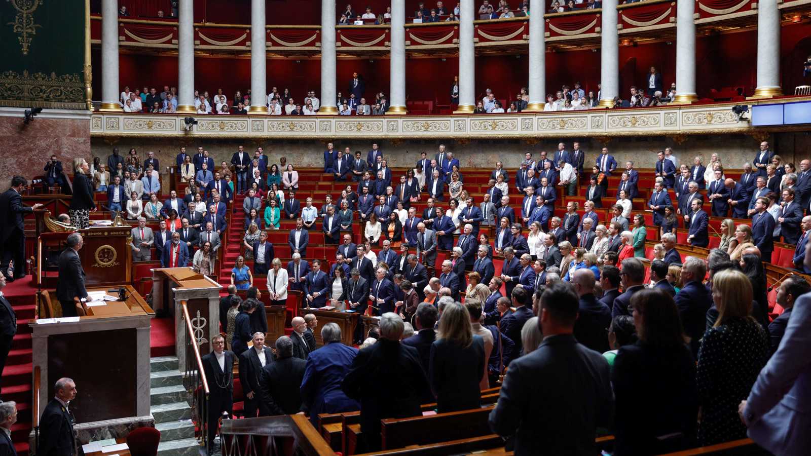 بدعم من اليمين.. تحالف "القاعدة المشتركة" يسيطر على لجان البرلمان الفرنسي