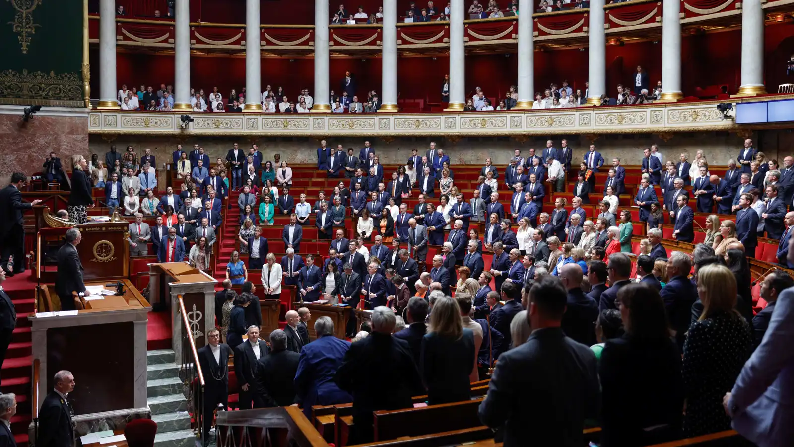 بدعم من اليمين.. تحالف "القاعدة المشتركة" يسيطر على لجان البرلمان الفرنسي