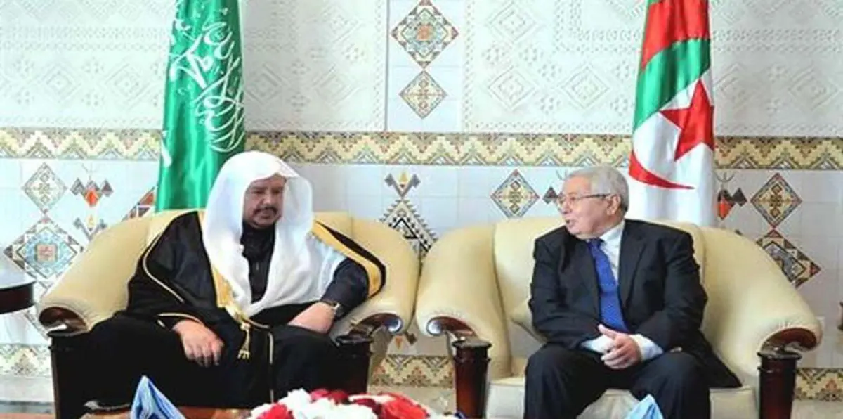 بعد جدل اللافتة "المسيئة".. السعودية والجزائر تطفئان جذوة أزمة دبلوماسية