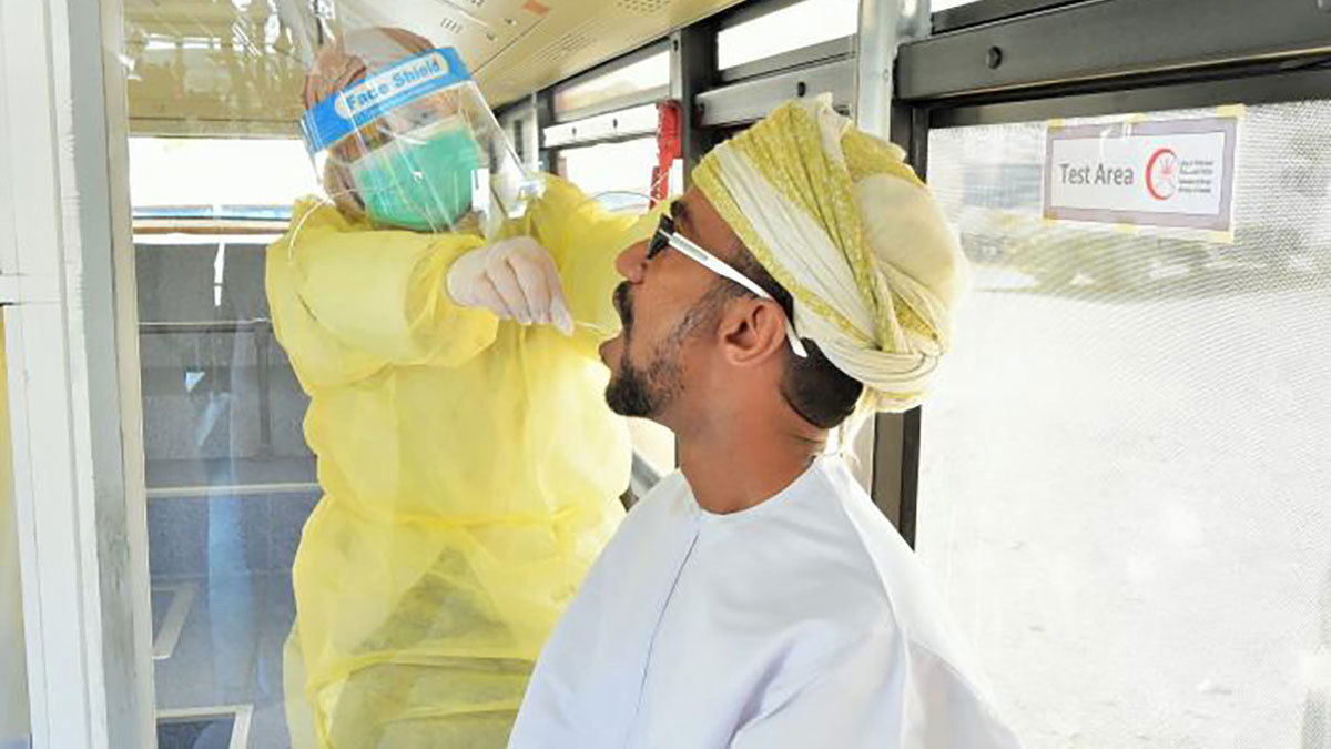 سلطنة عمان تتسلم أول دفعة من لقاح كورونا الأربعاء