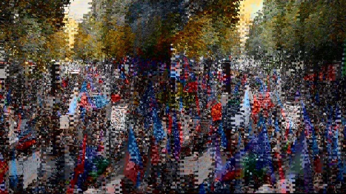 تقرير: أزمة المعيشة تنذر بتفاقم الحراك الاجتماعي في أوروبا

