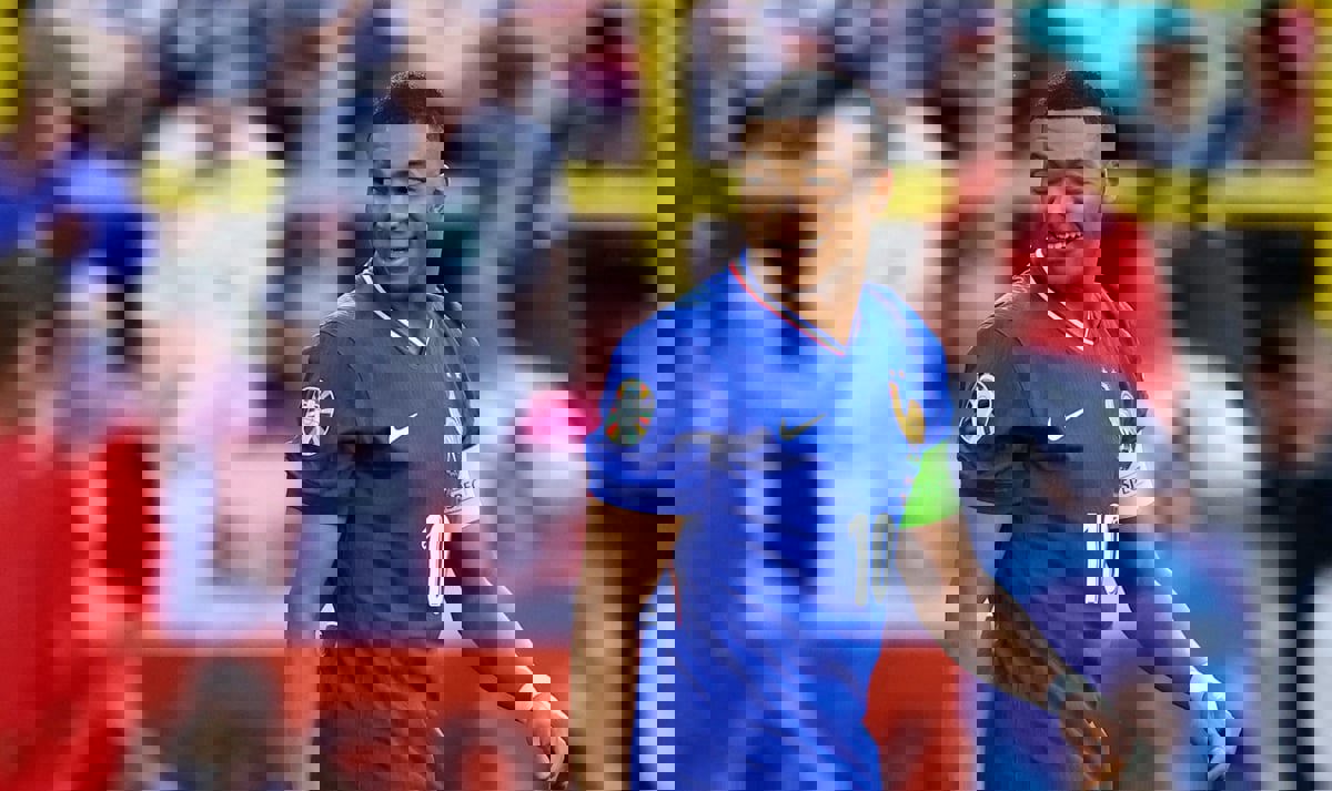 خطر كبير يتهدّد مبابي وديمبيلي في مباراة بلجيكا