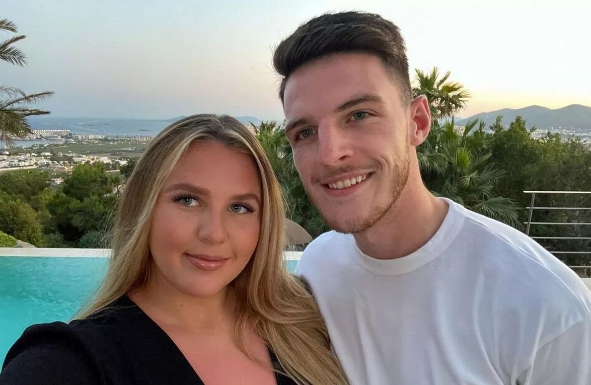 بعد حملة التنمر ضدها.. ردّ حاسم من صديقة نجم آرسنال 