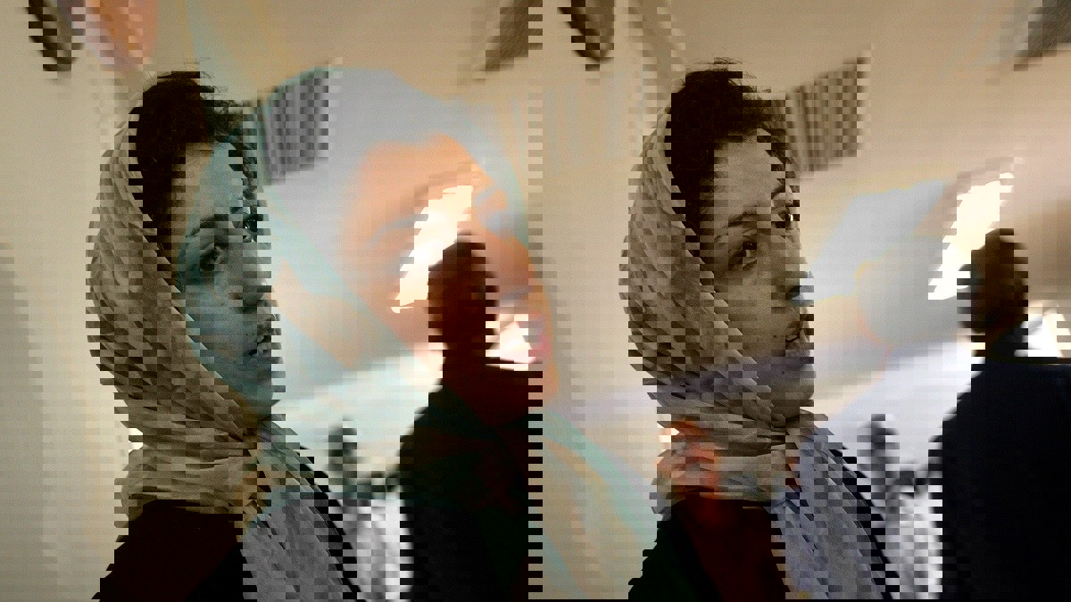 إيران تفرج عن الناشطة نرجس محمدي (فيديو)