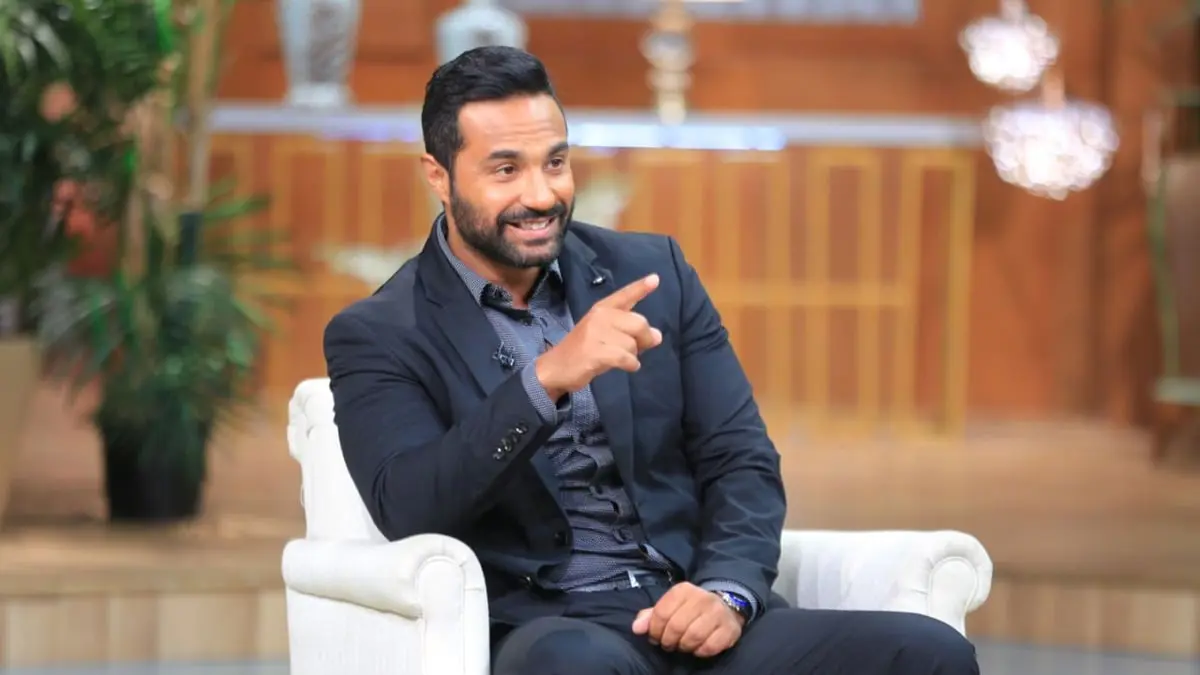كريم فهمي يغادر المستشفى.. ويوجه رسالة للجمهور