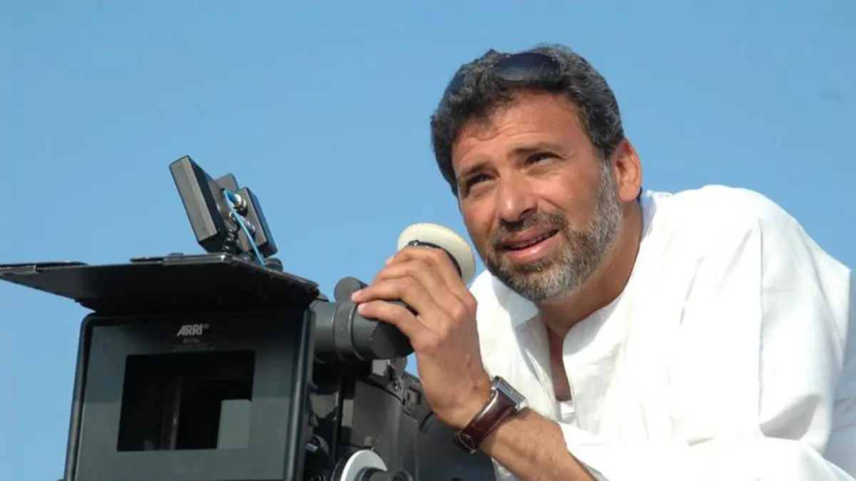 صورة "مثيرة" لخالد يوسف وياسمين الخطيب تثير الجدل في مصر