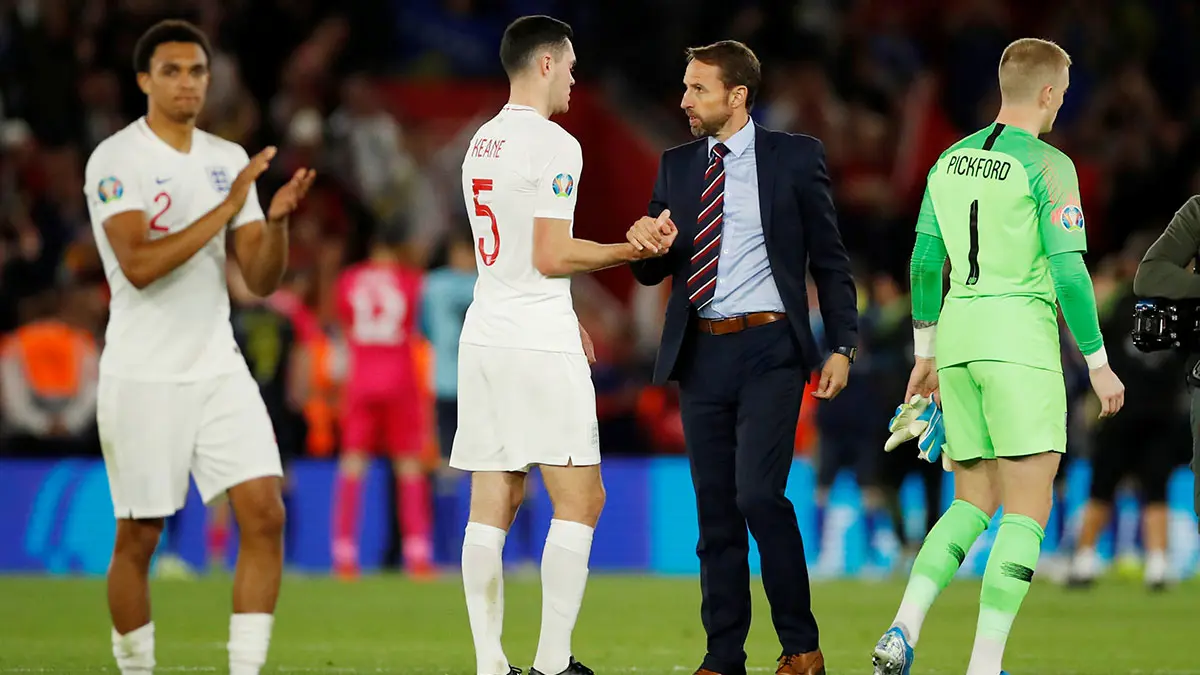 ساوثغيت يطالب لاعبي إنجلترا بالتخلص من "الأخطاء السخيفة" بعد مباراة غريبة ضد كوسوفو