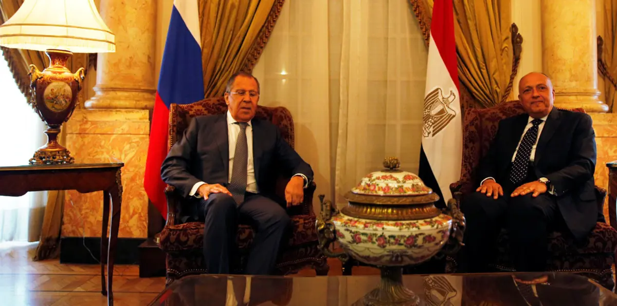 وزيرا خارجية مصر وروسيا يناقشان الأزمة مع قطر في اتصال هاتفي