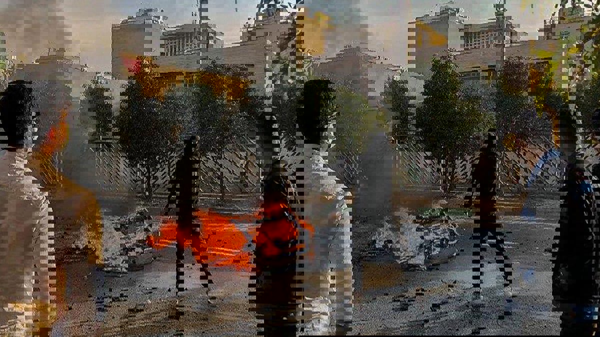 إيران.. مقتل شرطي وإصابة 4 ضباط باحتجاجات في شيراز