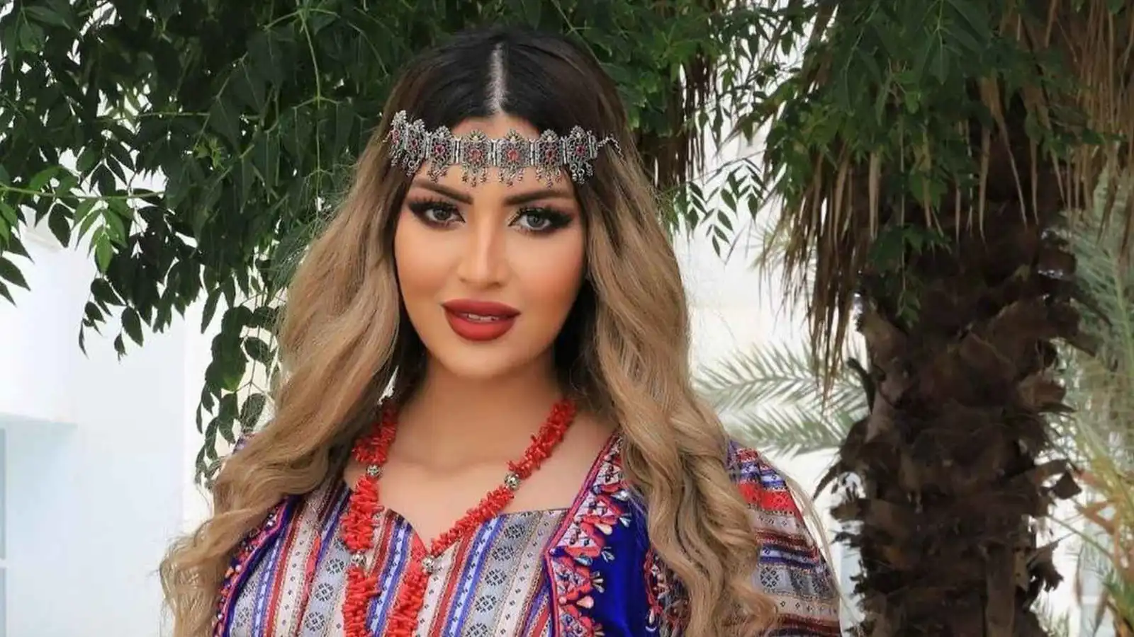 بتهمة القذف والتهديد.. تغريم ملكة جمال الجزائر وحيدة قروج