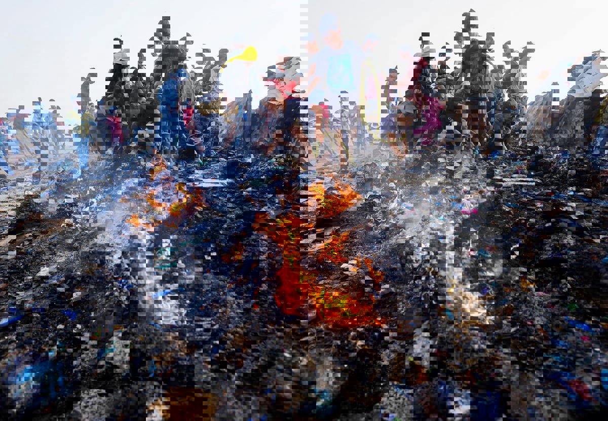 خبراء: إسرائيل تستهدف النازحين برفح لإنشاء منطقة عازلة على طول محور فيلادلفيا