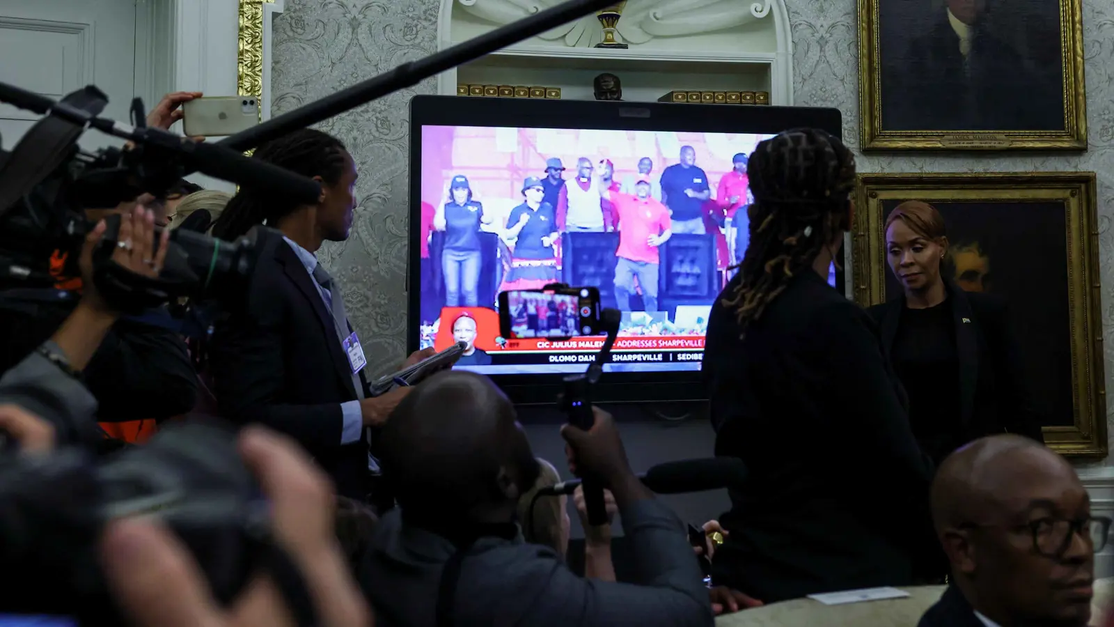 بعد خفوت الأضواء.. رئيس جنوب أفريقيا يستذكر لقاءه بترامب