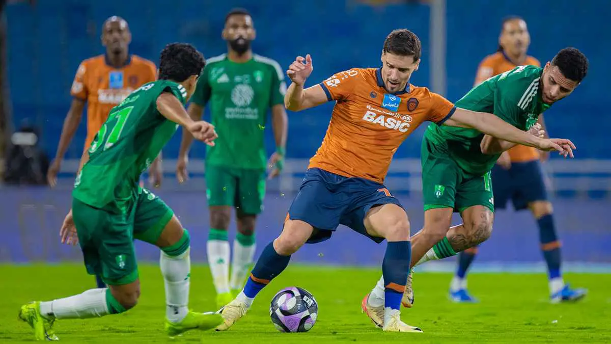 تغطية مباشرة لمباراة الأهلي ضد الفيحاء في الدوري السعودي