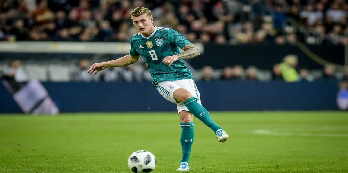 القائد توني كروس يحلم بقيادة ألمانيا للتتويج بكأس العالم مجددًا