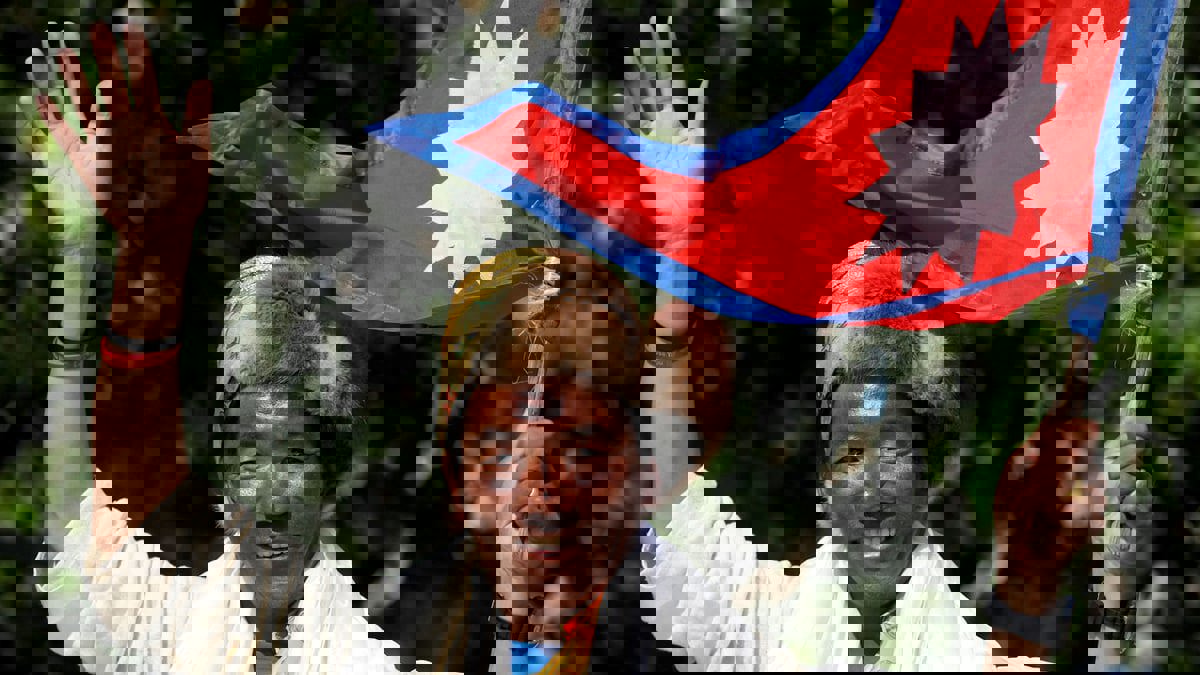 نيبالي يتسلق إيفرست للمرة الـ 26 محققا رقما قياسيا