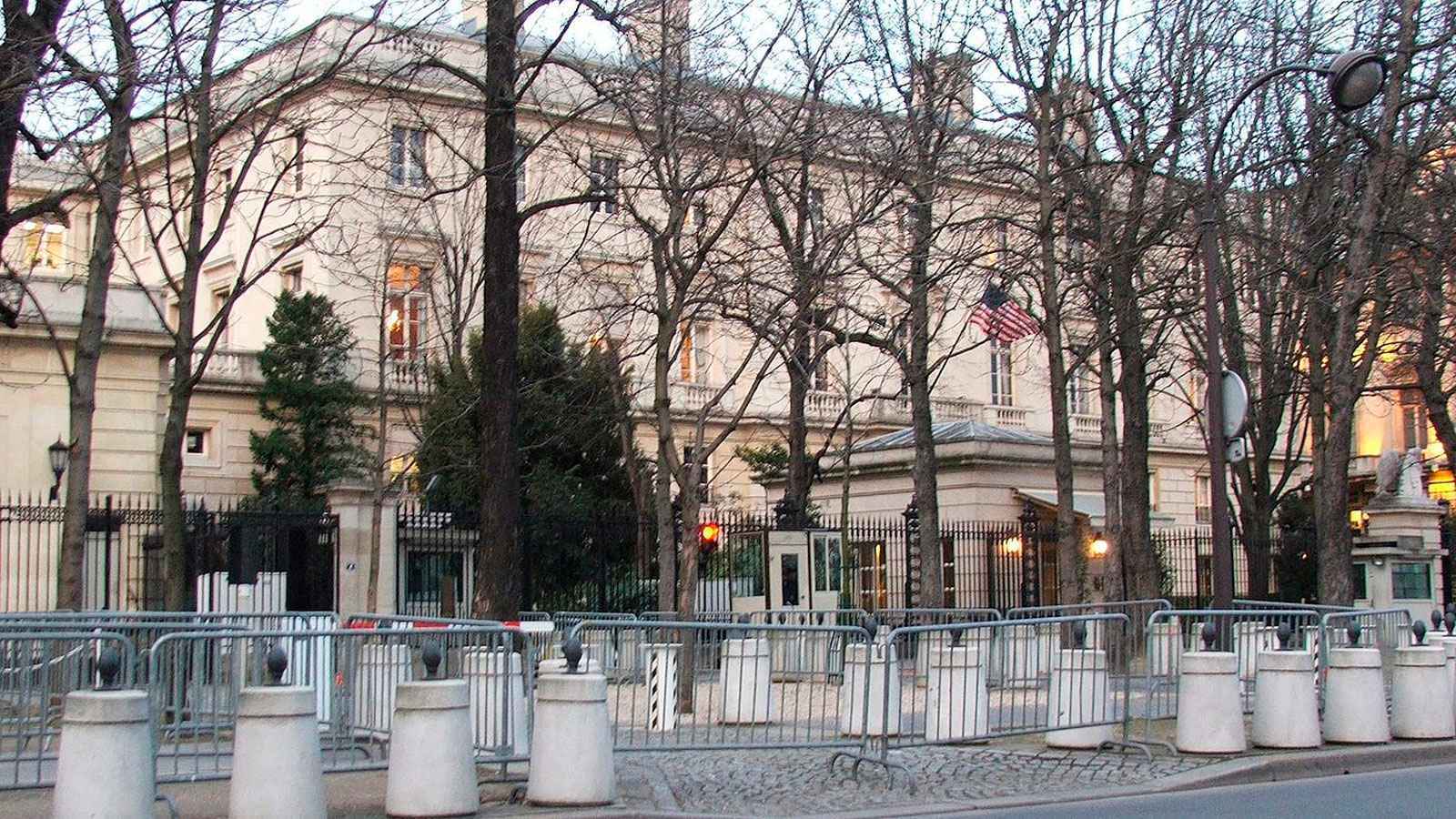 "غير مقبول".. باريس تندد بتدخل أمريكي يستهدف شركات فرنسية