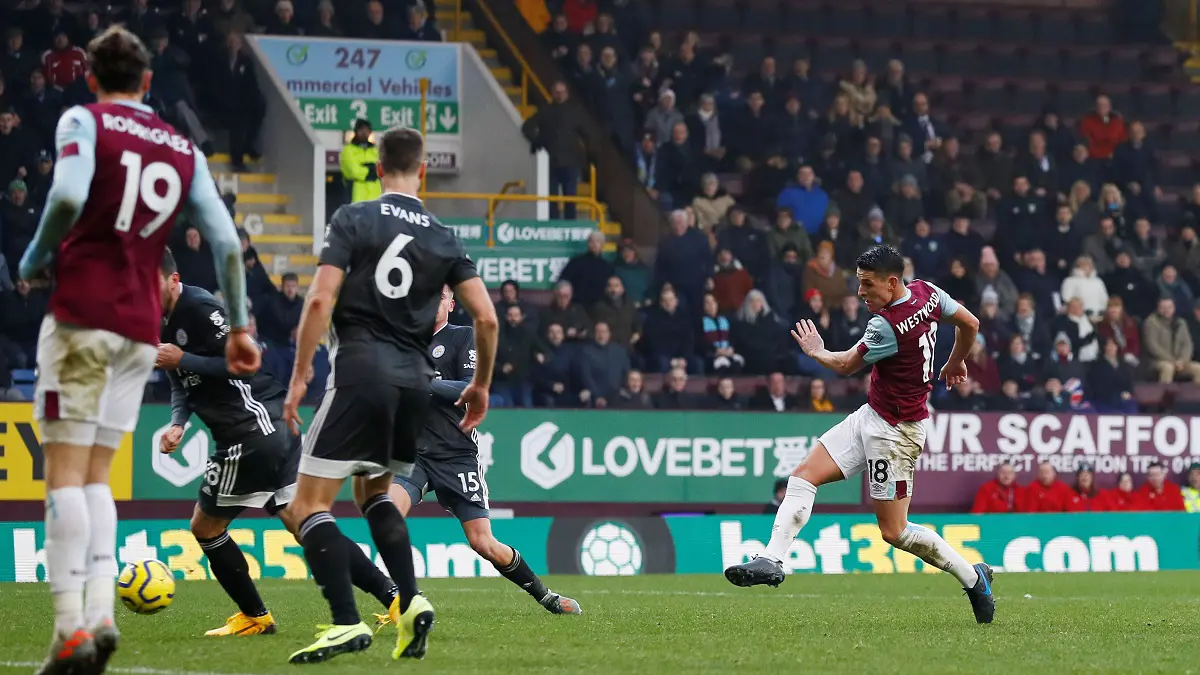 بيرنلي يقلب الطاولة على ليستر سيتي ويحرمه من وصافة جدول ترتيب الدوري الإنجليزي