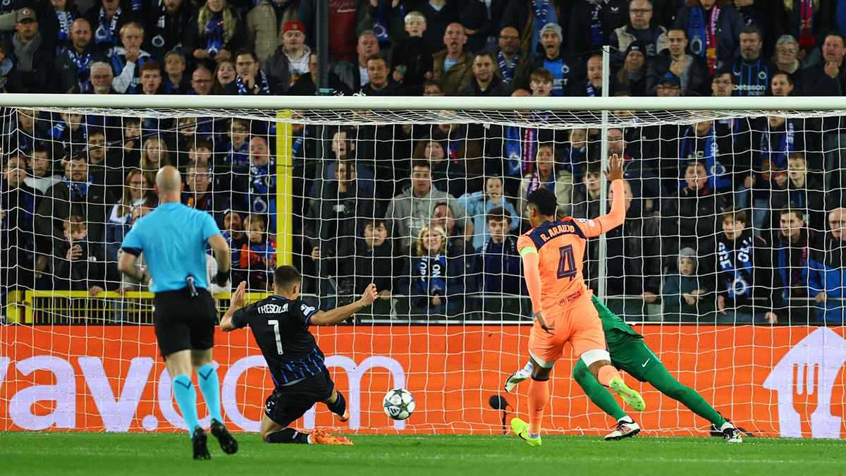 "أمر مشين".. إلغاء هدف بروغ أمام برشلونة يُفجّر غضب صديق رونالدو