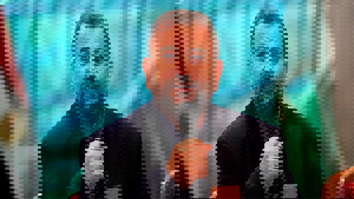 صالح العاروري.. حلقة الوصل بين حماس وإيران