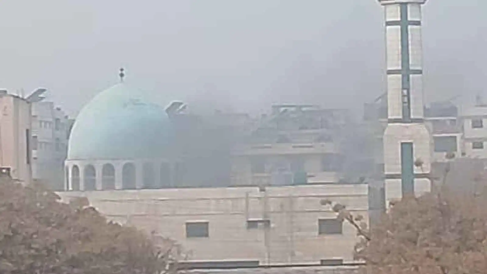 قتلى وجرحى بانفجار داخل مسجد في حمص السورية (فيديو وصور)