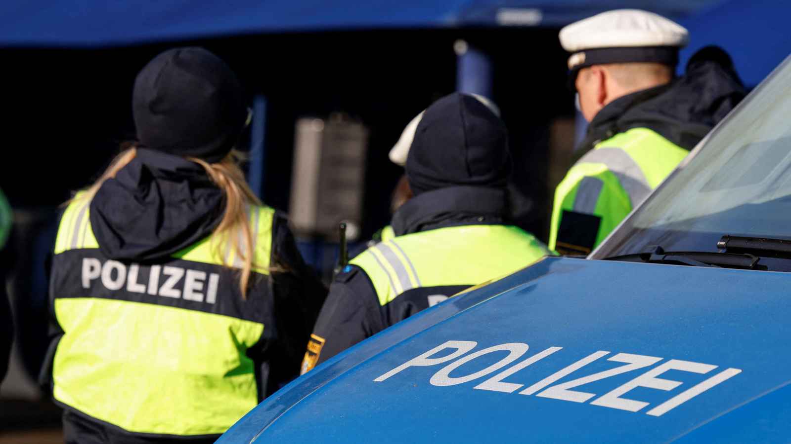 حظر مجموعة "مملكة ألمانيا" اليمينية المتطرفة واعتقال 4 من قادتها