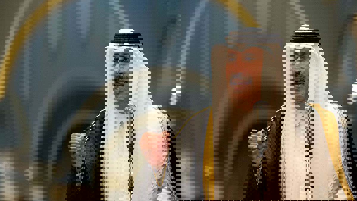 ردود سعودية لاذعة على حمد بن جاسم بعد تغريدة "شامتة"