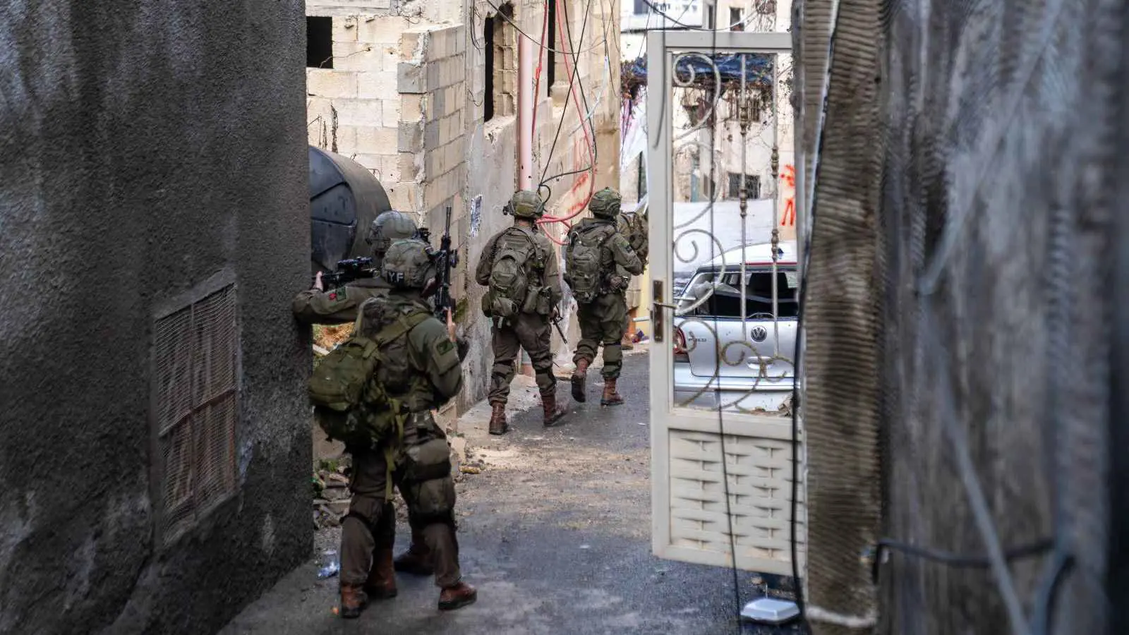 إصابة 3 جنود إسرائيليين خلال الاشتباكات في جنين