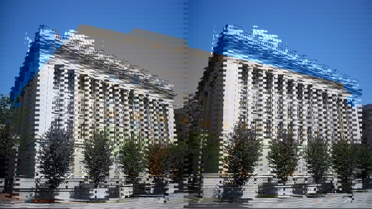 أمريكا تفرض عقوبات جديدة على عملاء للاستخبارات الروسية