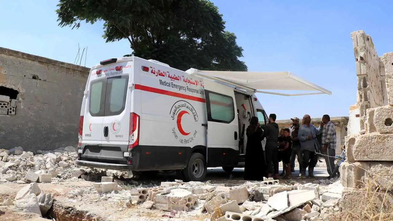 مصدر لـ"إرم نيوز": تحرير مختطفين للهلال الأحمر السوري في درعا