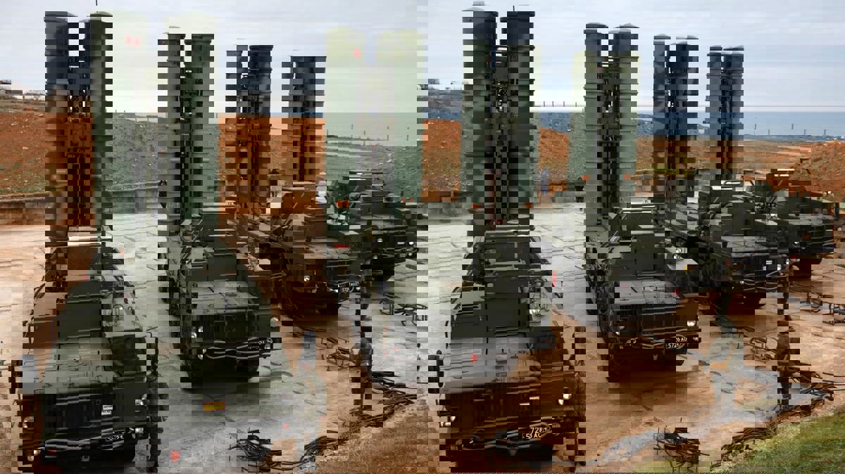 روسيا تسلم أول دفعة من صواريخ S400 إلى تركيا في يوليو
