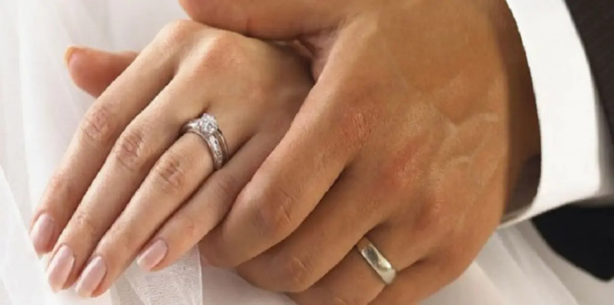 قطر.. عريس يكسر إصبع عروسه في شهر العسل