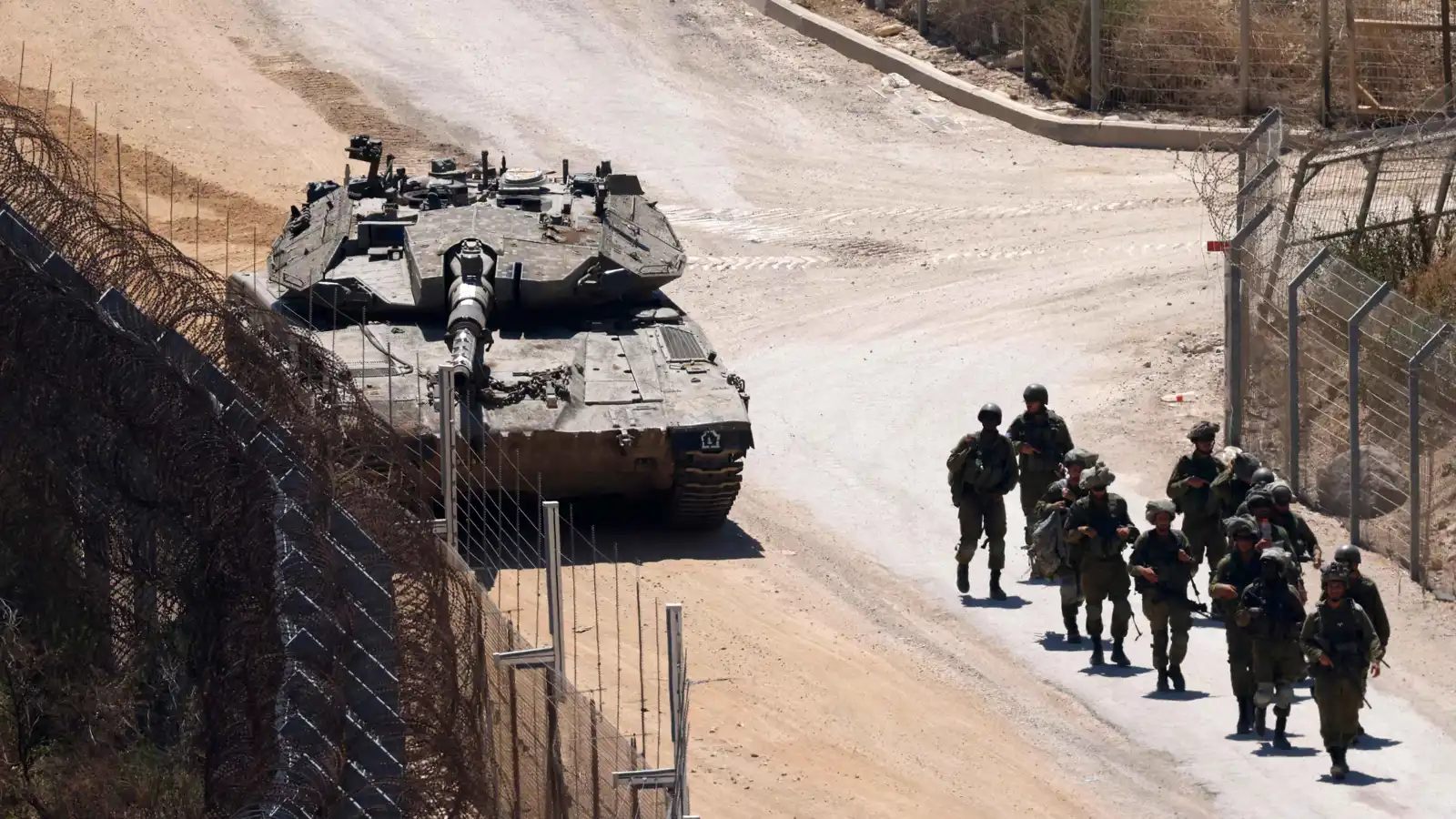 قصف إسرائيلي يستهدف محيط قرية الصمدانية بريف القنيطرة