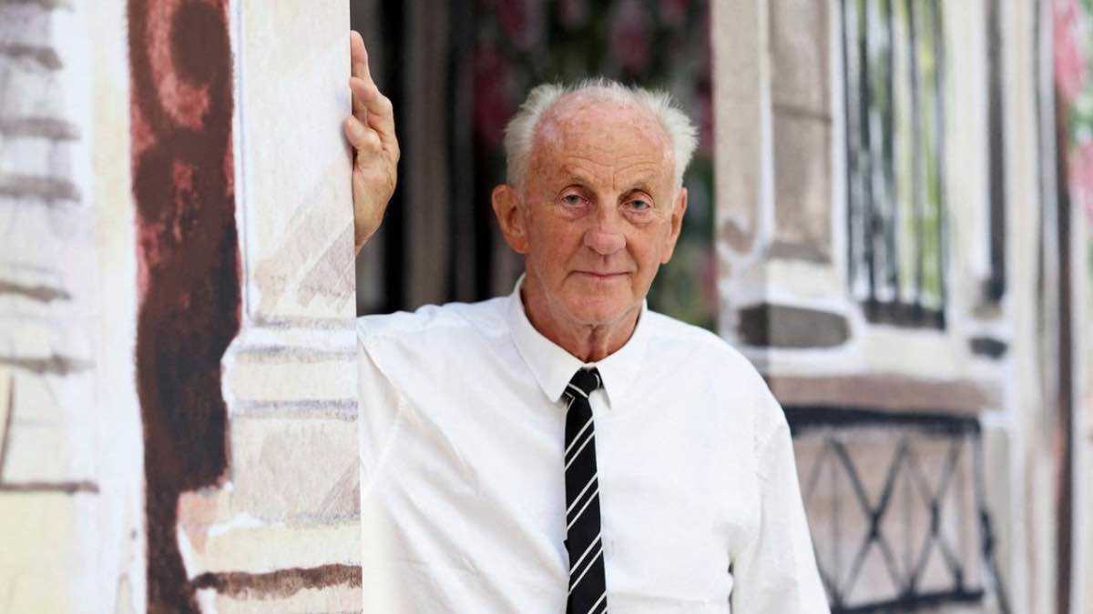 رحيل مصمم أزياء الأميرة ديانا بول كوستيلو