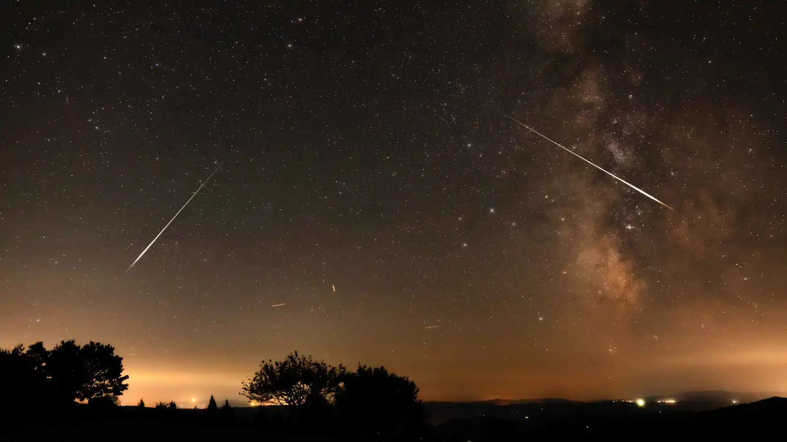 السماء على موعد مع عرض كوني مذهل لـ"شهب الجباريات"
