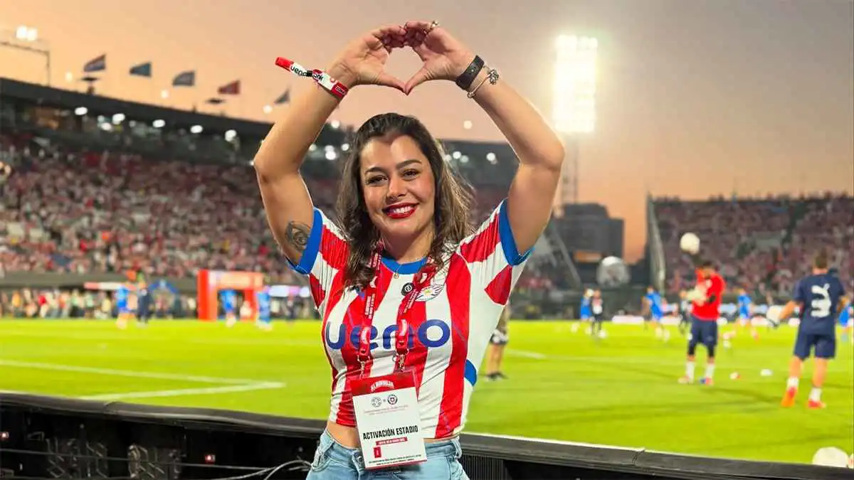 بعد اختفائها.. أجمل مشجعة في العالم تعود للأضواء ببرنامج رياضي