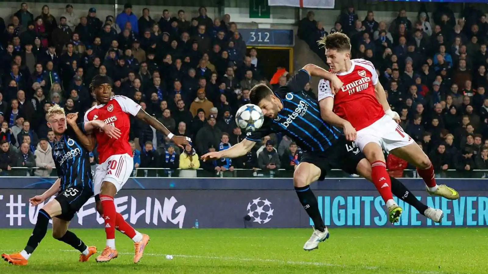 أرتيتا مدافعاً عن غيوكريس: الأهداف ستأتي قريباً