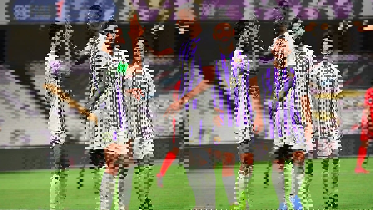 العين يهزم الفجيرة ويعود للمنافسة على لقب دوري الخليج العربي (فيديو)