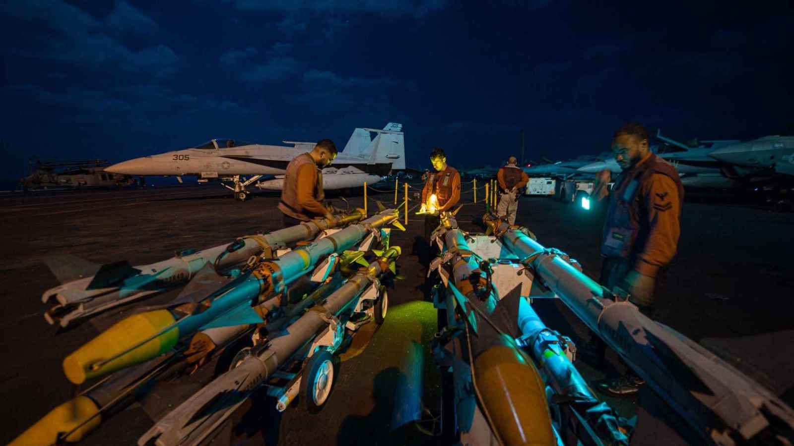 سلسلة غارات أمريكية "عاصفة" تستهدف الحوثيين في 3 محافظات