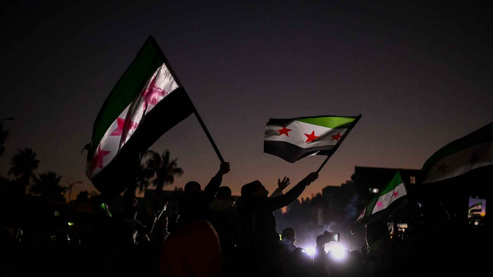 خبير قانوني سوري: العدالة الانتقالية لن تتحقق بالانتقام والعزل السياسي