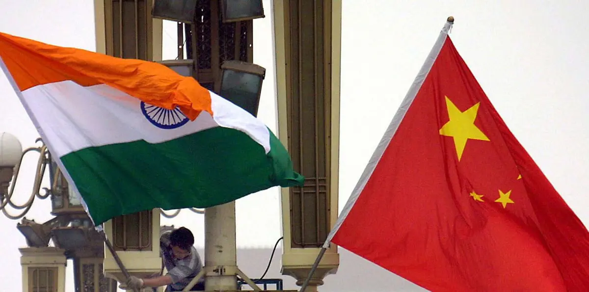 توتر بين أكبر دولتين في العالم.. مواجهة بالحجارة بين القوات الهندية والصينية (فيديو)