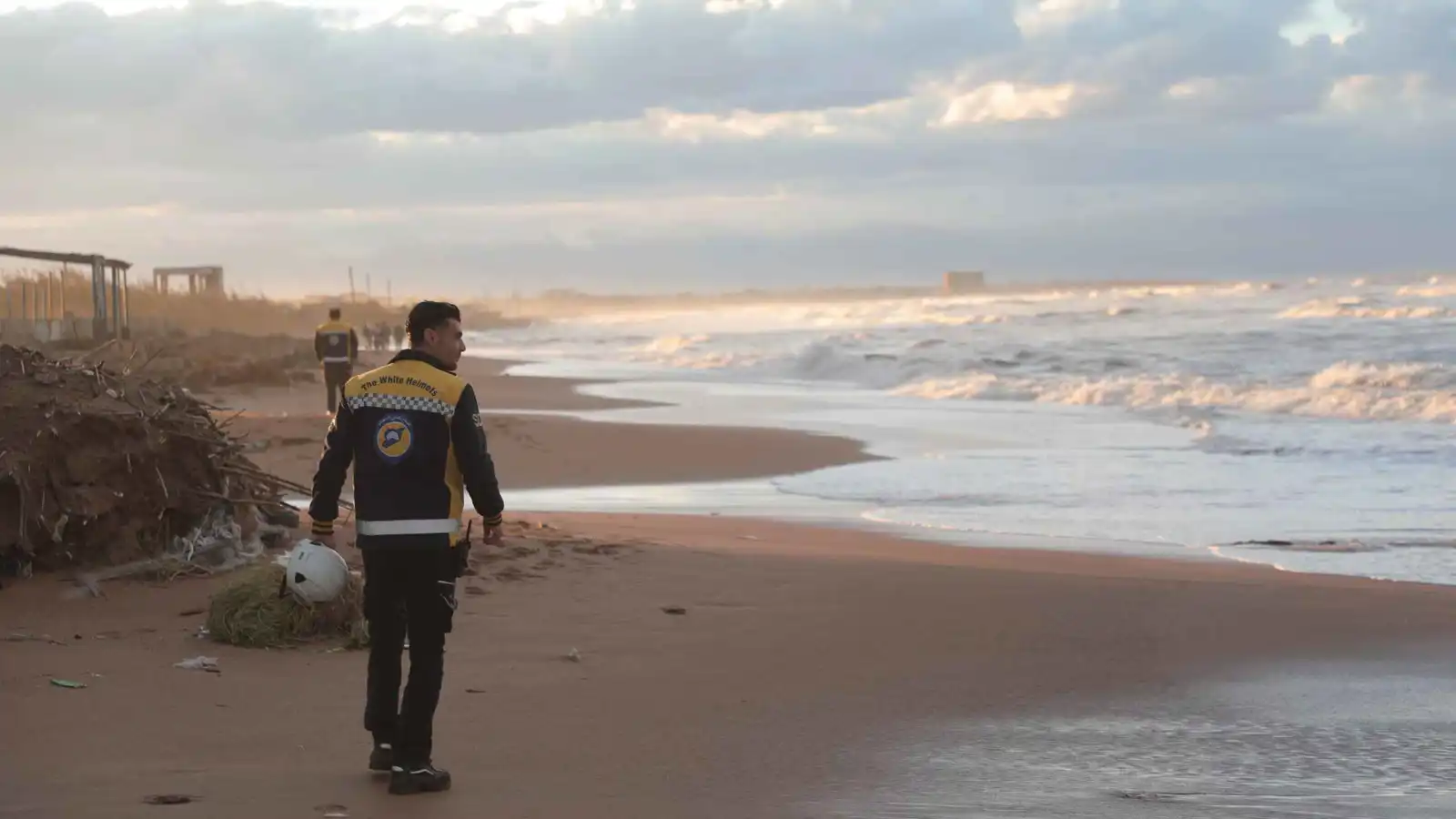 مصرع 3 صيادين غرقاً قرب جزيرة أرواد في سوريا (صور)