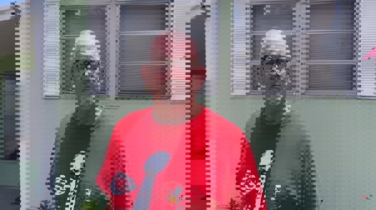 بعد 60 عاماً.. رجل يكتشف صدفة أنه "غير موجود" (صور وفيديو)