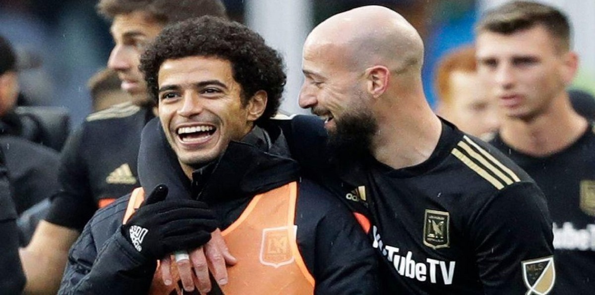 بازل السويسري يعلن انتقال عمر جابر إلى لوس أنجلوس غالاكسي الأمريكي نهائيًا