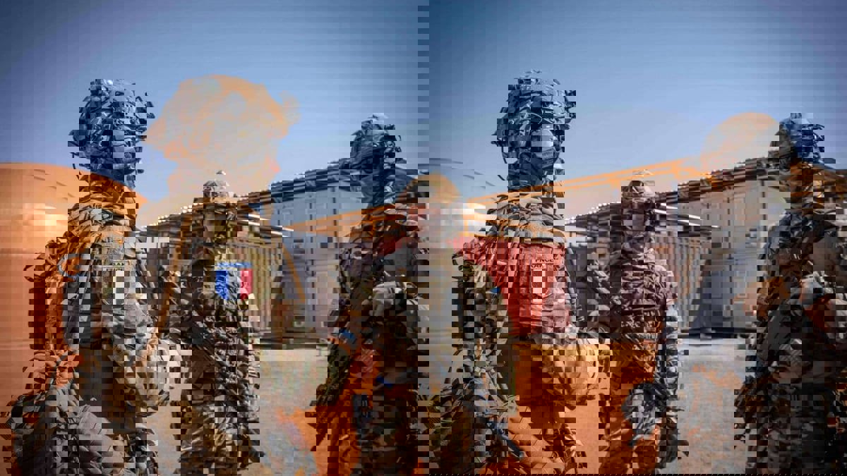 لماذا يتلاشى الوجود العسكري الفرنسي في الساحل الأفريقي؟