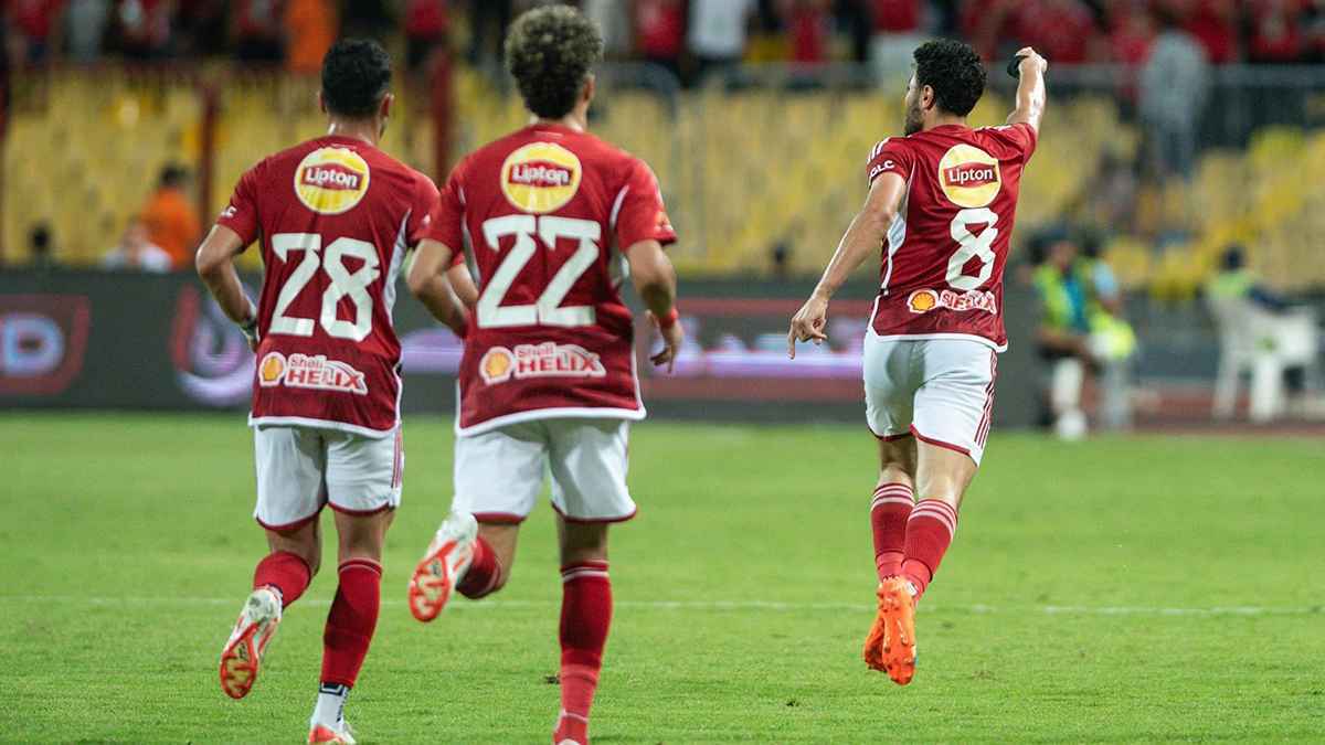 الموعد والقنوات الناقلة لمباراة الأهلي والداخلية