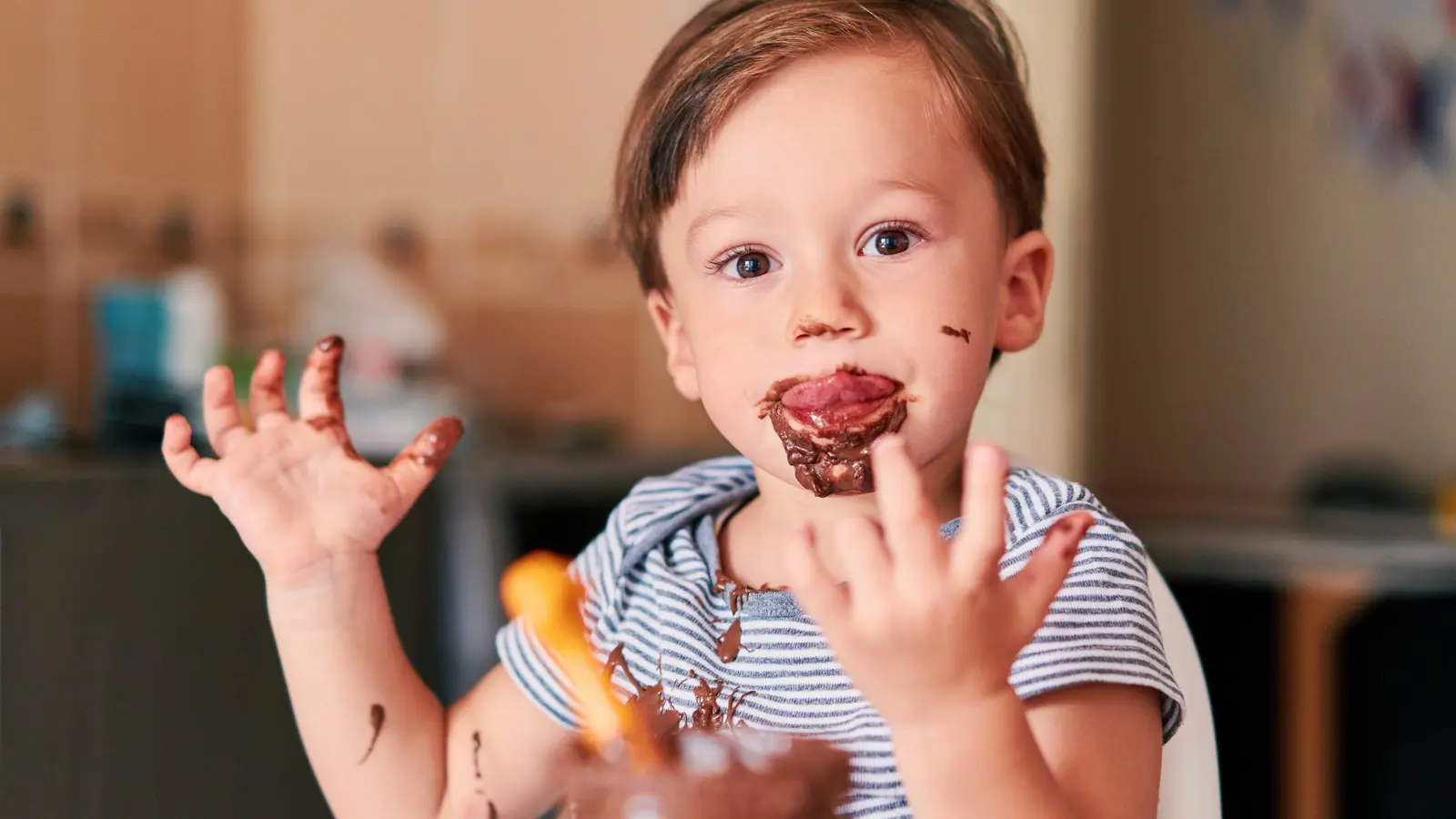 متى يمكنك تقديم الشوكولاتة لطفلك؟