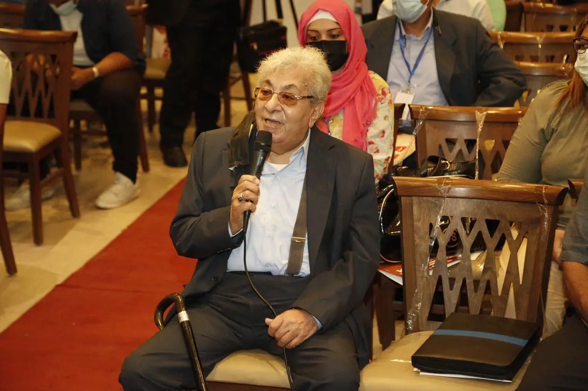 "عيل صغير".. فاروق فلوكس يرد على سخرية محمد رمضان